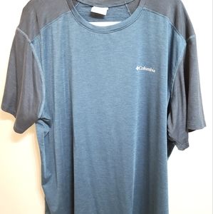 Columbia proformance shirt